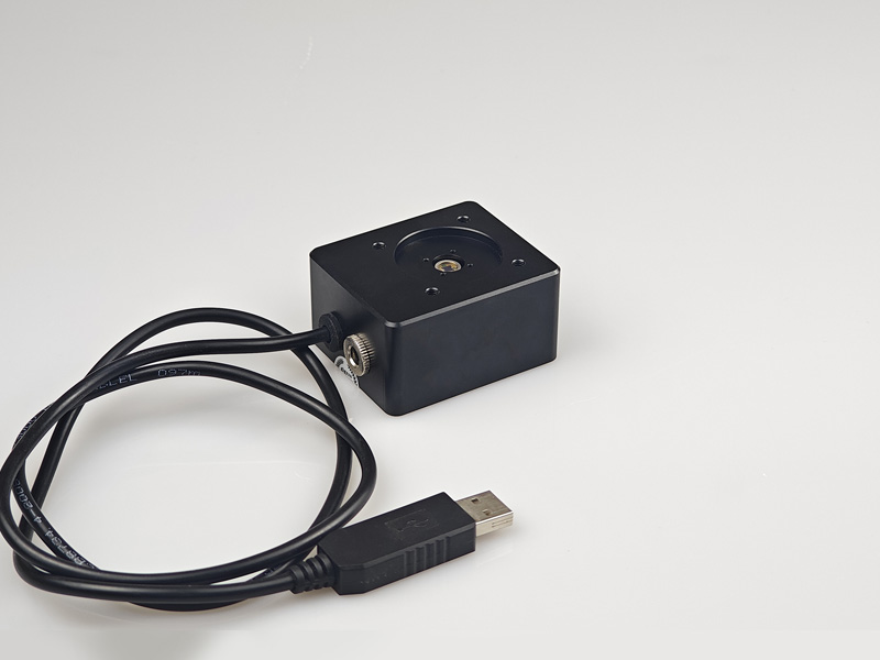 FLD01光電探測器采用大跨阻放大器，內部集成ADC和MCU，可將采集到的光電信號轉換成數(shù)字量，通過串口傳輸?shù)诫娔X，用來分析/顯示等