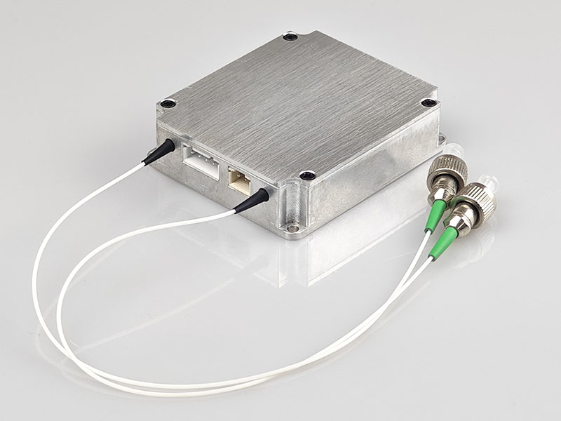 獨(dú)立的拉曼光纖放大器模塊，可以用于增...
