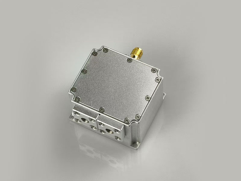 BPD230系列平衡光電探測(cè)器采用空間光輸...